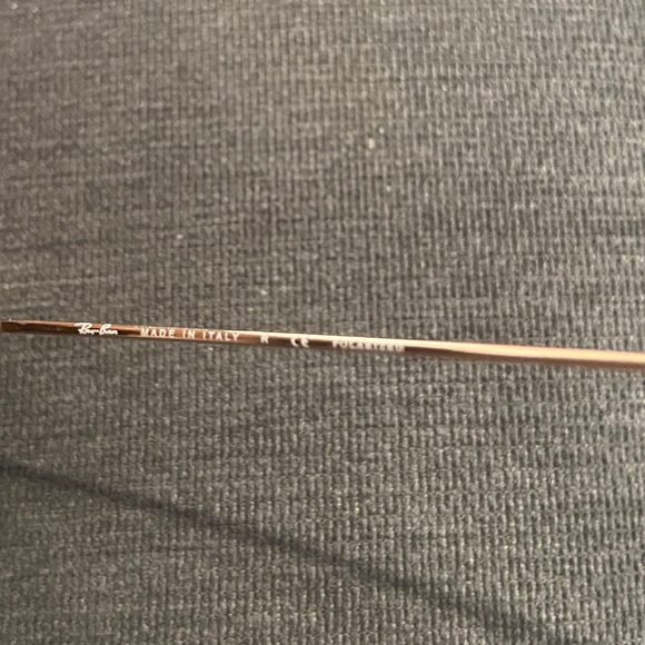 ❗️SOLD❗️Ray-Ban Unisex Aviator Sunglasses - Picture 7 of 7